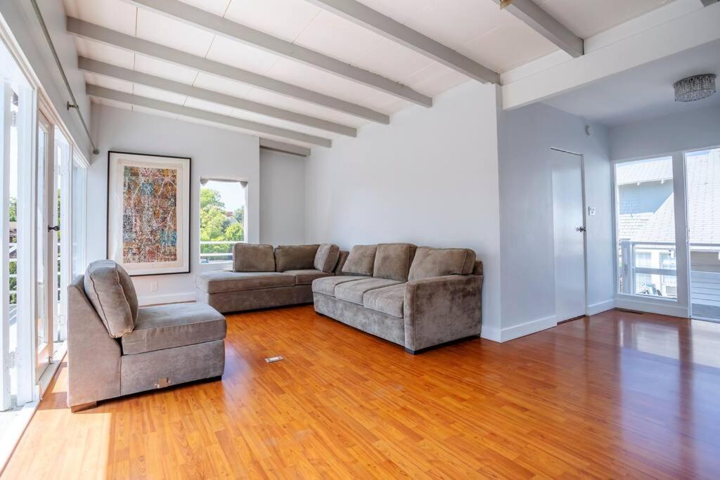 Sunset Hilltop Flat Apartment Los Angeles
